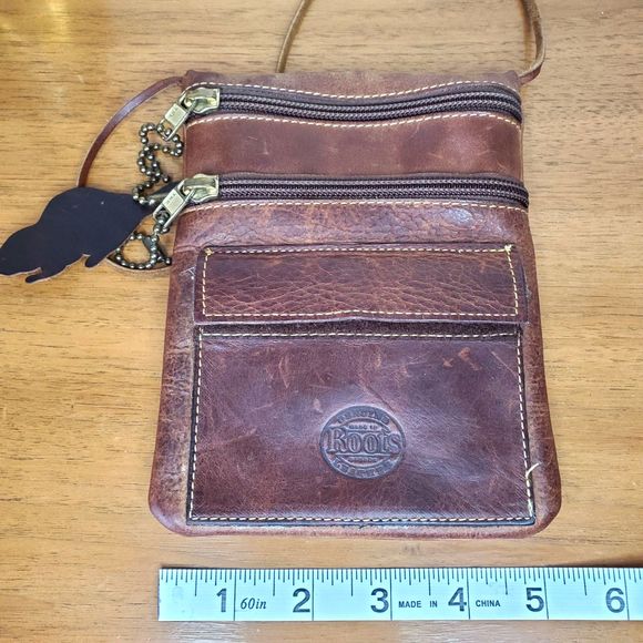 Roots Small Brown Leather Shoulder Purse Casual Wallet Canada Distressed Bag - Picture 8 of 8